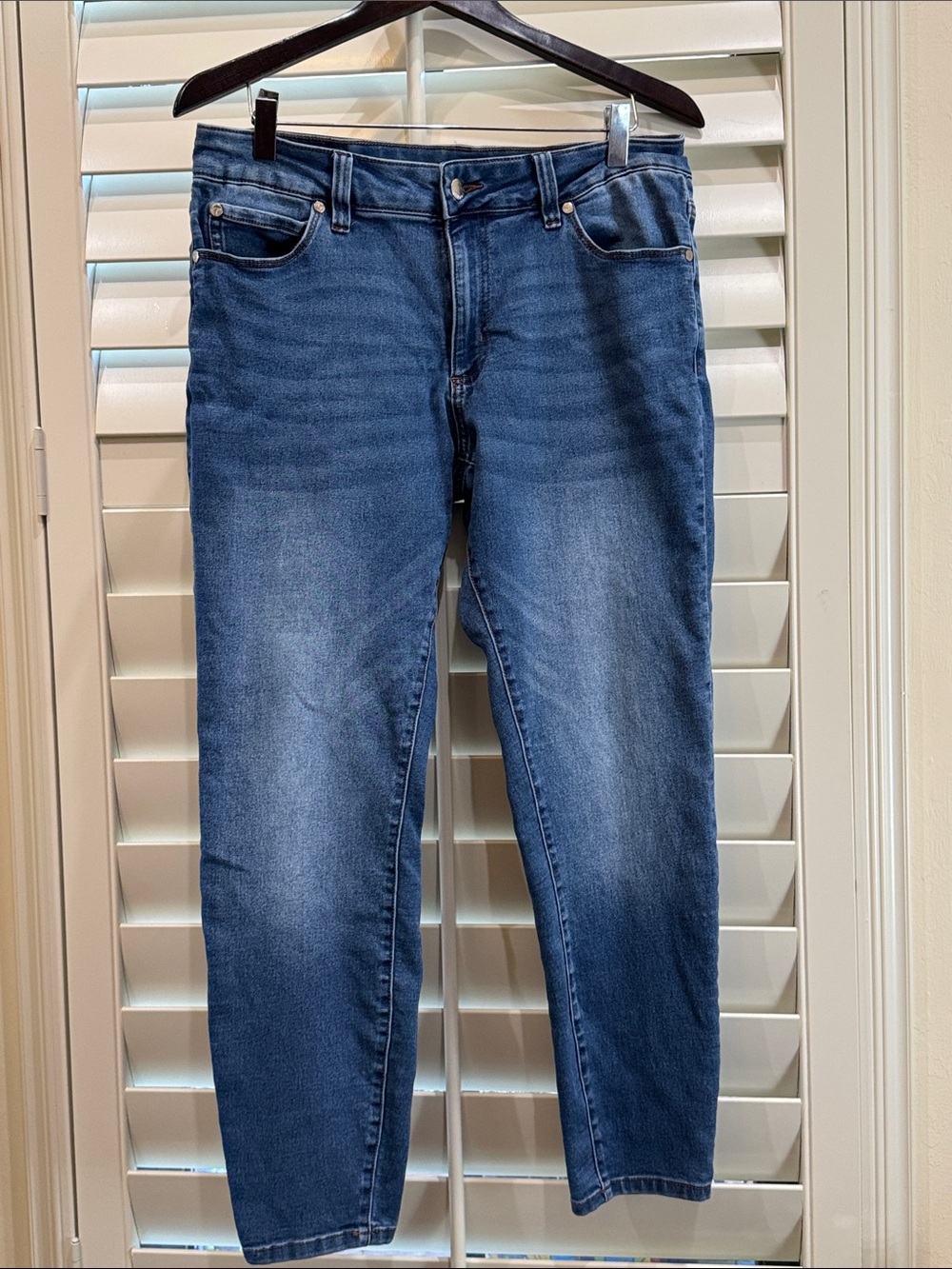 Tahari Women's Blue Cropped Stretch Jeans